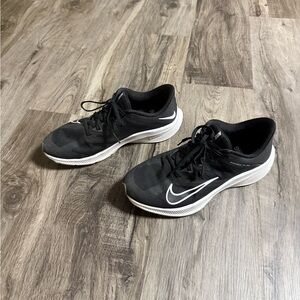 Nike Black and White Running Sneakers
